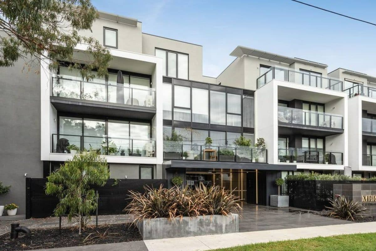 2BR Apartment acquisition example in Melbourne, Australia — Super Boost™